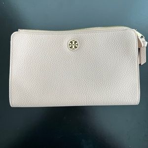 Tori Burch  Pebbled Leather Wallet Crossbody